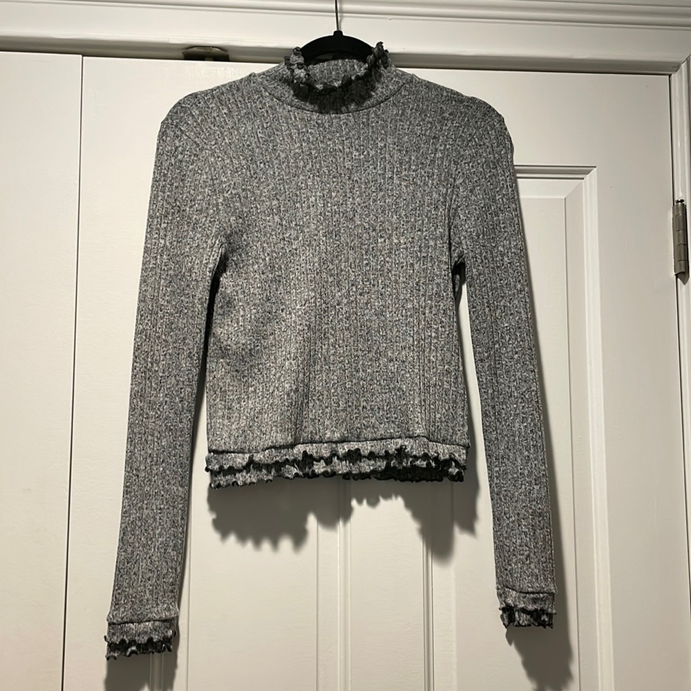 Forever 21 gray long sleeve fringe cut shirt